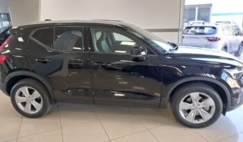 Nuova VOLVO XC40 Core, B3 Mild hybrid, Benzina completo