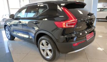 Nuova VOLVO XC40 Core, B3 Mild hybrid, Benzina completo