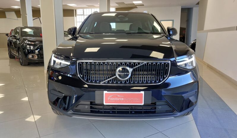 Nuova VOLVO XC40 Core, B3 Mild hybrid, Benzina completo